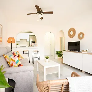 - Laguna Apartment